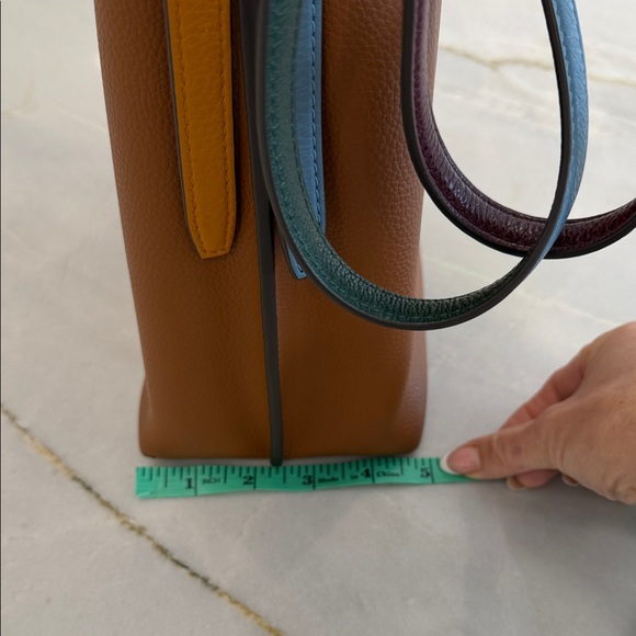 Tory Burch Perry Fine Leather Tote - Picture 11 of 16